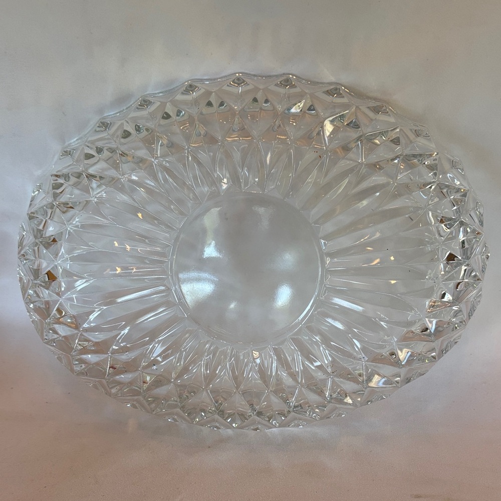 LIKE NEW! STUNNING MIKASA INTRICATE CLEAR GLASS OVAL PLATTER - Picture 4 of 10